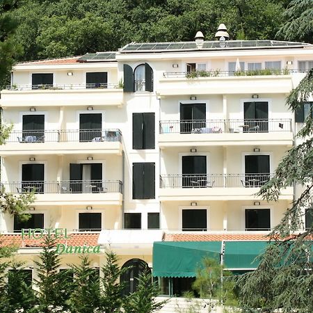 Hotel Danica Petrovac Kültér fotó