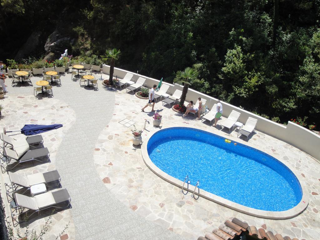 Hotel Danica Petrovac Kültér fotó