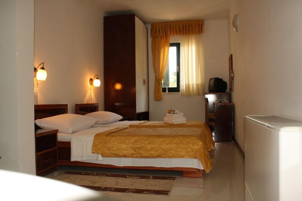 Hotel Danica Petrovac Kültér fotó