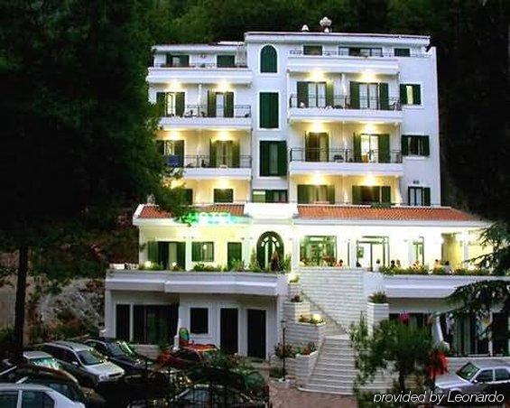 Hotel Danica Petrovac Kültér fotó