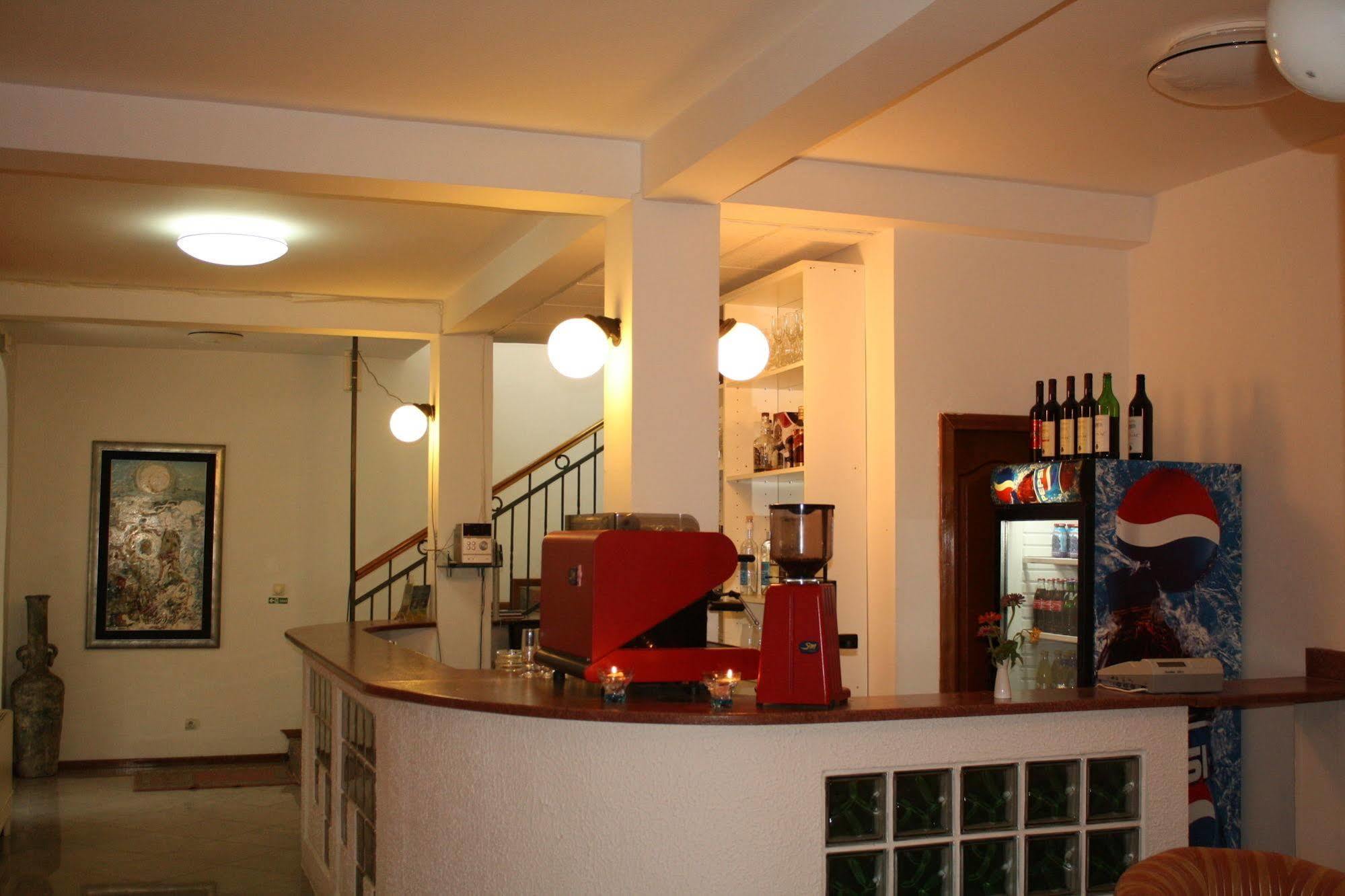 Hotel Danica Petrovac Kültér fotó